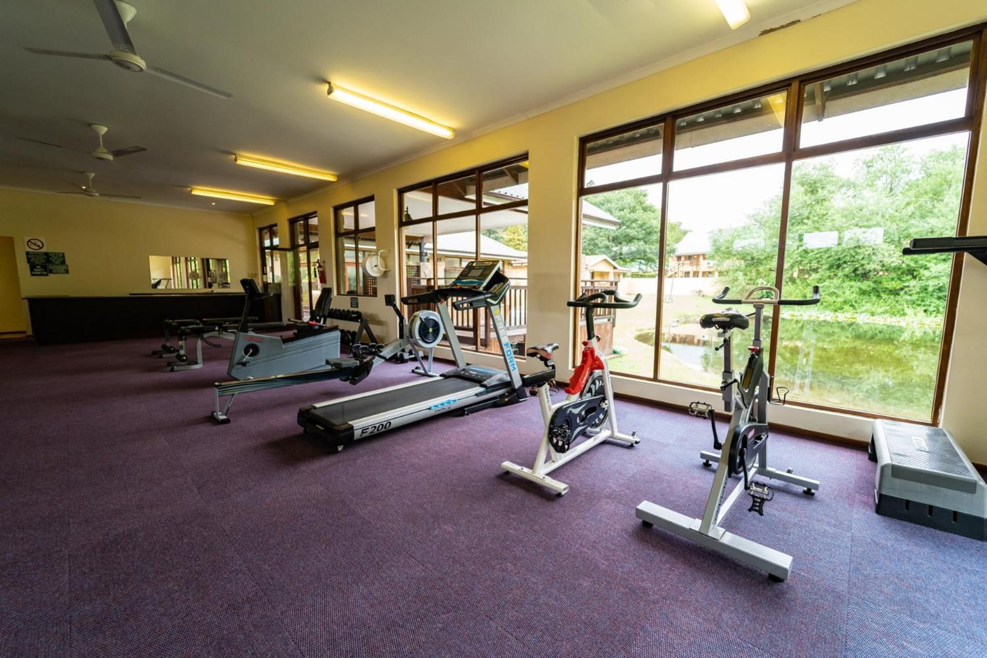 Gooderson Drakensberg Gardens Golf&Spa Resort Exterior foto