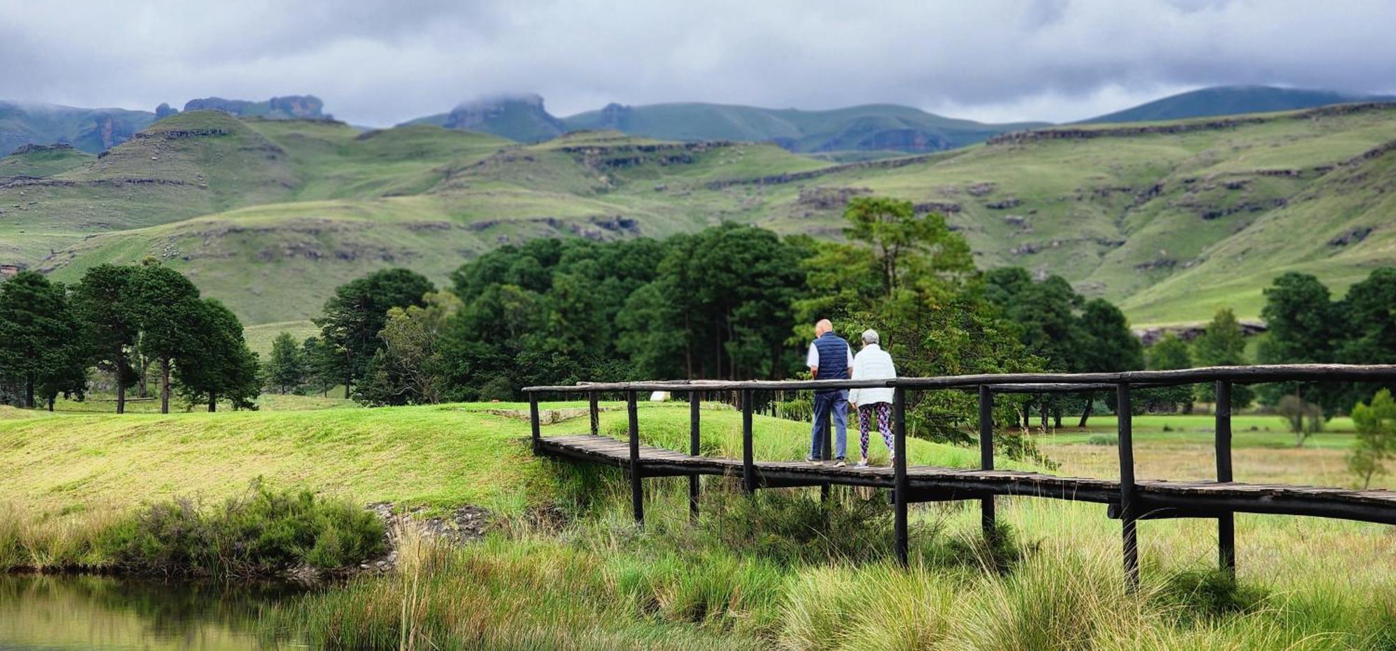 Gooderson Drakensberg Gardens Golf&Spa Resort Exterior foto