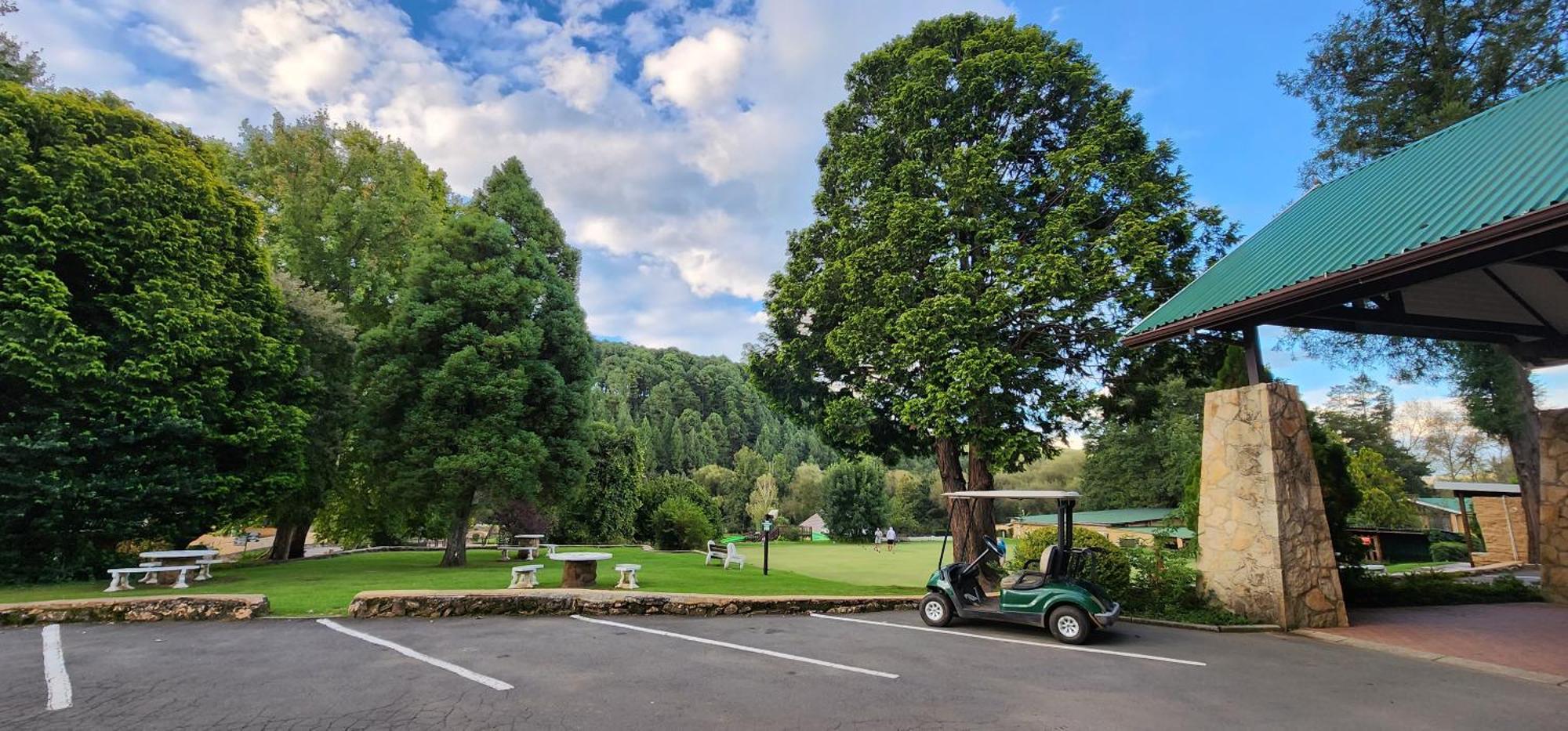 Gooderson Drakensberg Gardens Golf&Spa Resort Exterior foto